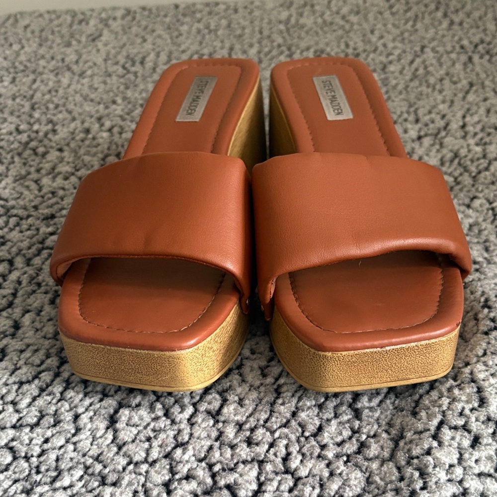 Steve Madden Women's Brown Mules with Wooden Heel (Used/Gently worn) - Picture 2 of 4